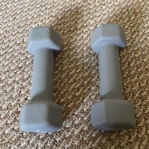 set of weights🤍 1.4kg or 3lb